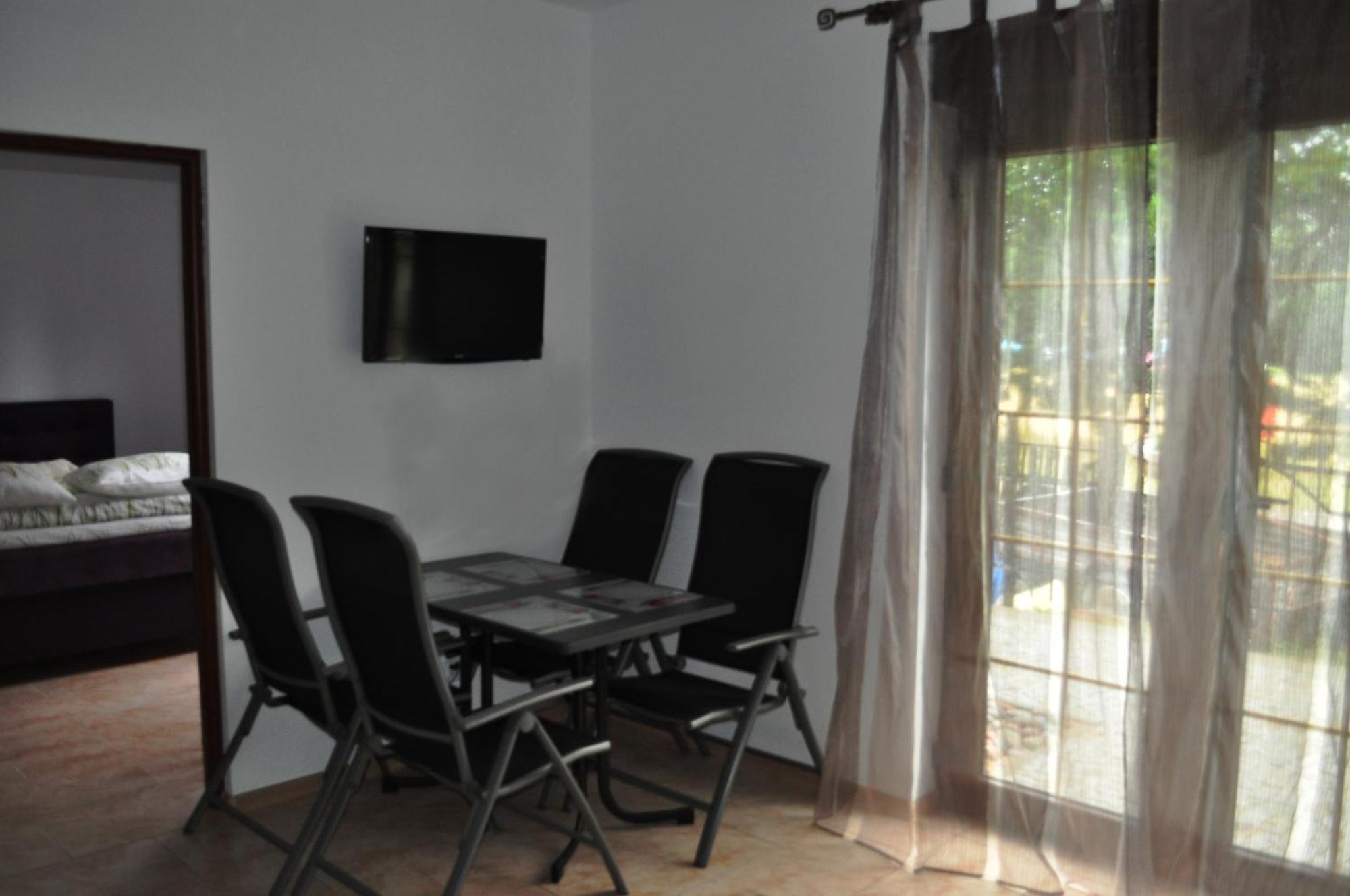 Aparthotel Osrodek Wypoczynkowy Raf-Mil Wicie  Esterno foto
